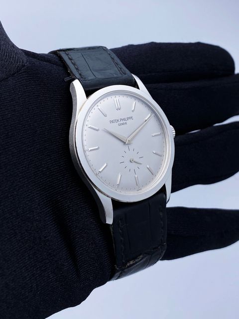 Patek Philippe Calatrava 5196G-001 Image 3